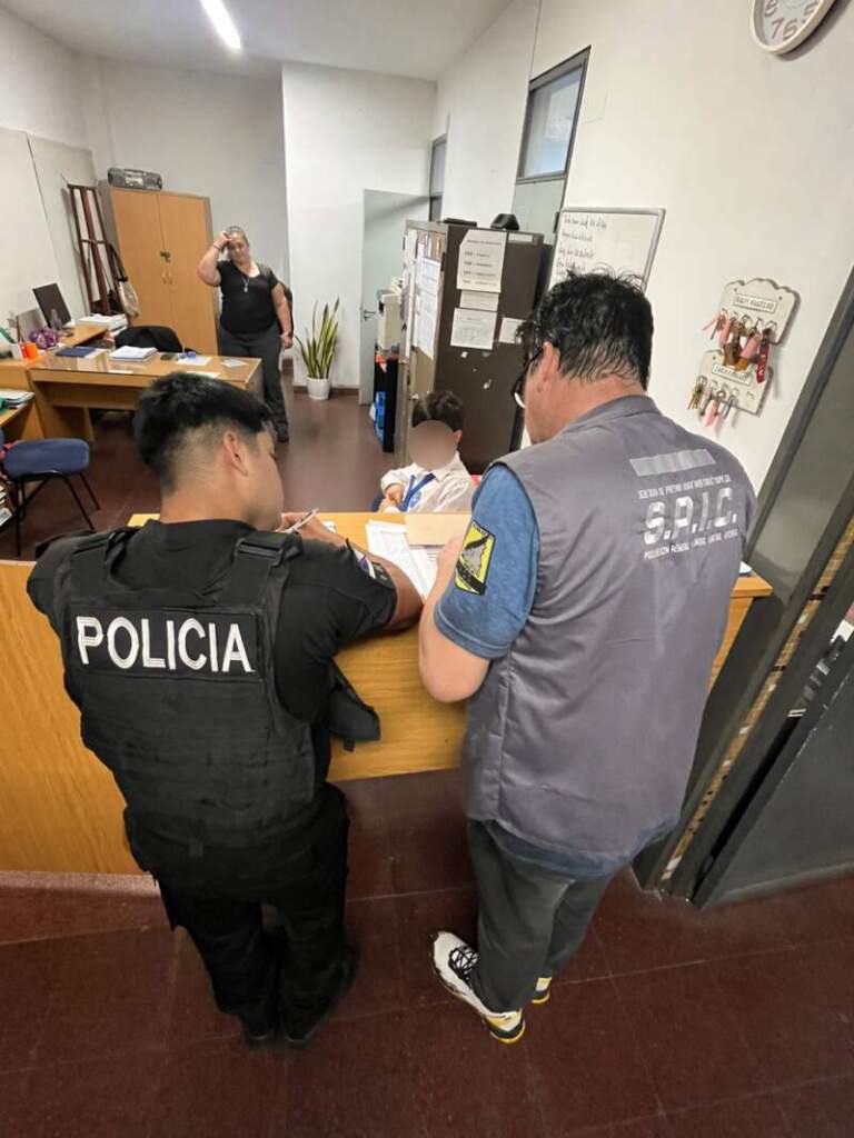 Preocupación en Misiones: dos procedimientos fueron llevados a cabo por la Justicia en Posadas por las crecientes amenazas en Escuelas Preocupación en Misiones: dos procedimientos fueron llevados a cabo por la Justicia en Posadas por las crecientes amenazas en Escuelas imagen-43