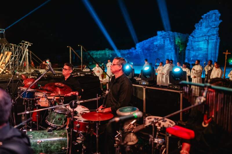 Una noche entre la fe, la emoción y la música: San Ignacio vivió una Misa Popular inolvidable 9 Una noche entre la fe, la emoción y la música: San Ignacio vivió una Misa Popular inolvidable imagen-8