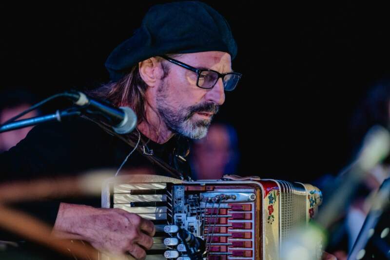 Una noche entre la fe, la emoción y la música: San Ignacio vivió una Misa Popular inolvidable 7 Una noche entre la fe, la emoción y la música: San Ignacio vivió una Misa Popular inolvidable imagen-6