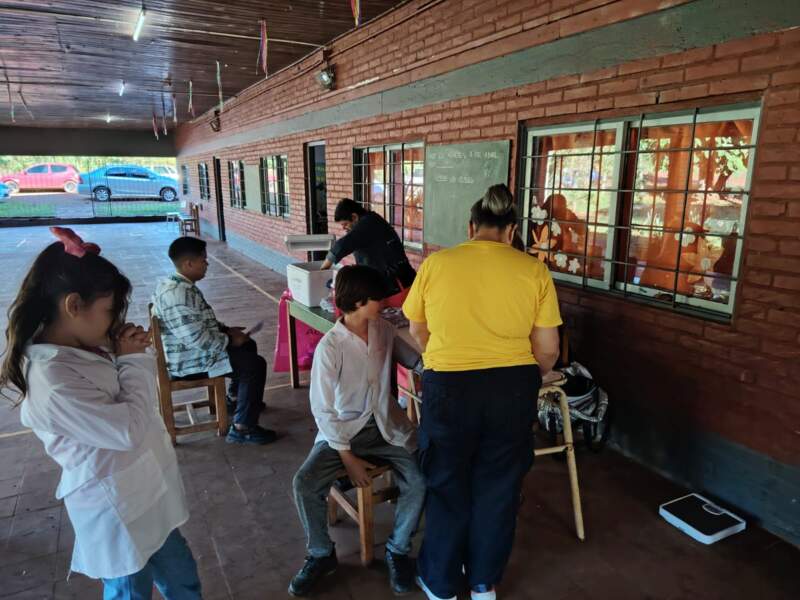 Salud en las aulas: más de 100 estudiantes fueron evaluados por el Prosame en Misiones 13 Salud en las aulas: más de 100 estudiantes fueron evaluados por el Prosame en Misiones imagen-12