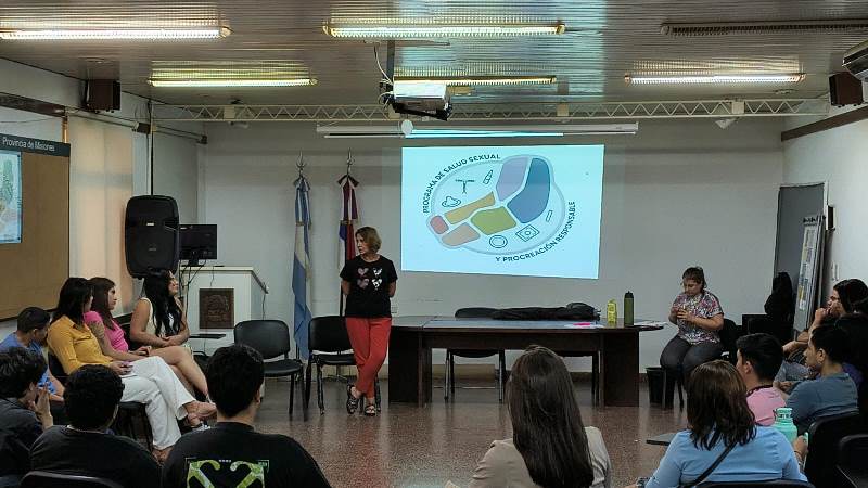 Misiones avanza en salud inclusiva: reunión sobre acceso y seguimiento de tratamientos hormonales imagen-2