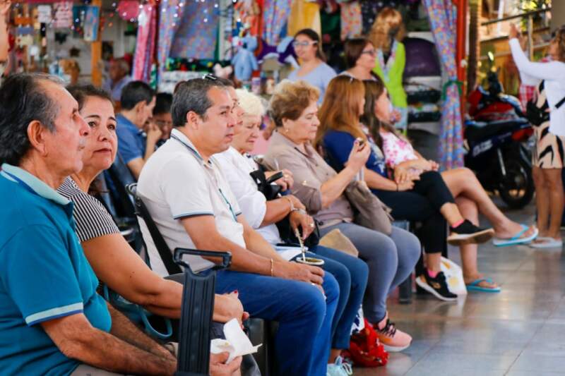 El Mercado Concentrador realizó su Primer "Sábado Cultural" con producción local, música y comunidad imagen-2