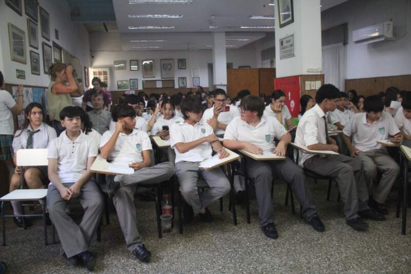 Con una jornada de reflexión escolar, Posadas rindió homenaje a los Veteranos y Caídos en Malvinas imagen-2