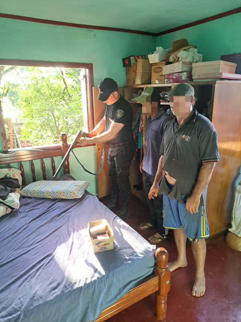 Capturan a delincuente que asaltó a una pareja de agricultores en Colonia Aurora y le secuestraron armas y municiones 5 Capturan a delincuente que asaltó a una pareja de agricultores en Colonia Aurora y le secuestraron armas y municiones imagen-4