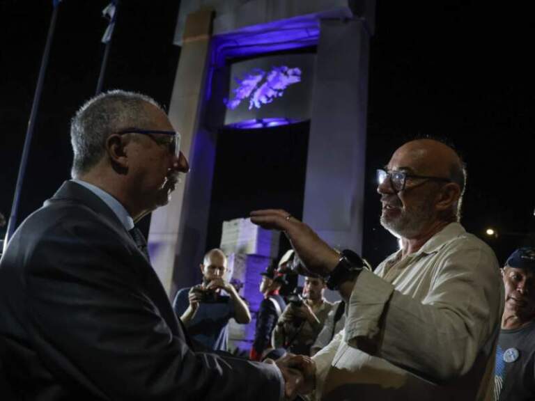 Vigilia por Malvinas en Posadas: "Hay que reconocer la heroicidad y a los caídos, los 632 compatriotas que están todavía en el sur" imagen-38