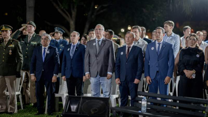 Vigilia por Malvinas en Posadas: "Hay que reconocer la heroicidad y a los caídos, los 632 compatriotas que están todavía en el sur" imagen-4