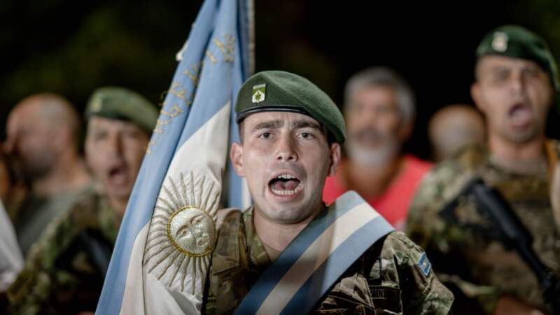 Vigilia por Malvinas en Posadas: "Hay que reconocer la heroicidad y a los caídos, los 632 compatriotas que están todavía en el sur" imagen-6