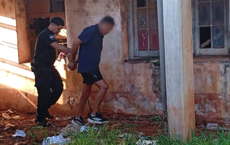 Policías sorprendieron a un ladrón que entró a robar a un inmueble del Hospital Madariaga y se quedó dormido imagen-1