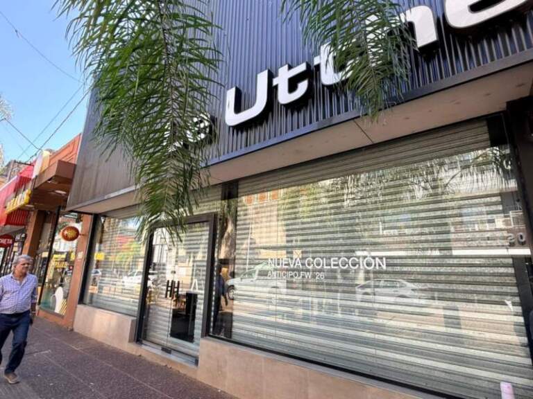 Le Uthe bajó la persiana en plena Bolívar y reavivó la preocupación por la crisis comercial en Posadas imagen-40