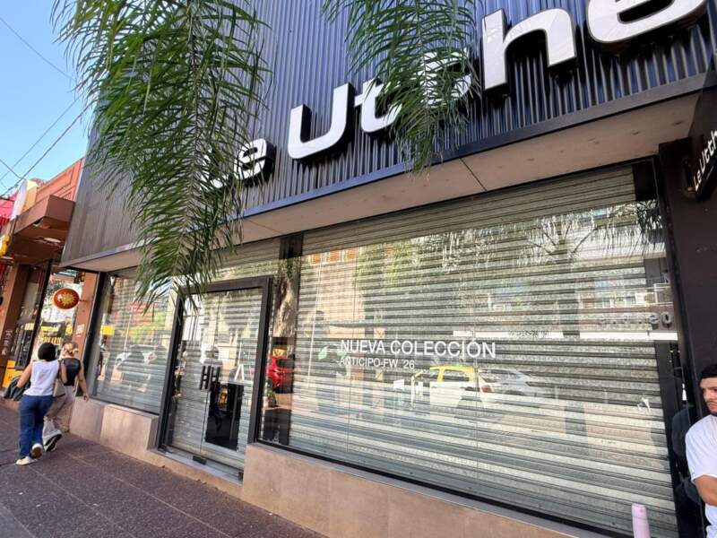 Le Uthe bajó la persiana en plena Bolívar y reavivó la preocupación por la crisis comercial en Posadas imagen-4