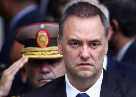 Cada vez más complicado: Manuel Adorni inicia su estrategia judicial para presentarse en Comodoro Py imagen-11