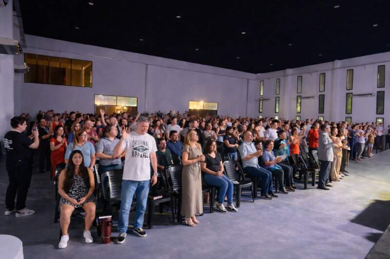 En López y Planes, la fe también se levanta ladrillo a ladrillo imagen-6