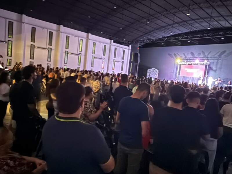 En López y Planes, la fe también se levanta ladrillo a ladrillo imagen-2