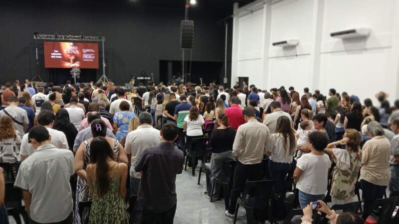 En López y Planes, la fe también se levanta ladrillo a ladrillo imagen-4