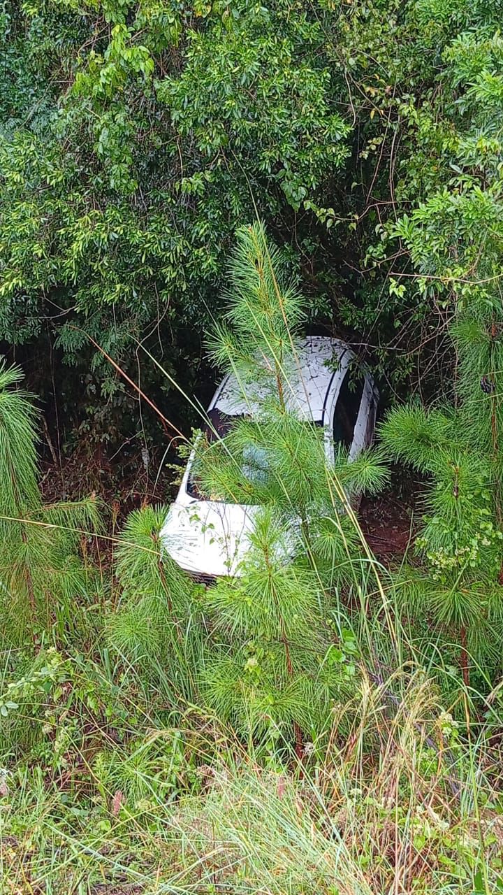 Despiste en Ruta 12: un auto terminó en una zanja tras perder el control en Santa Ana imagen-6