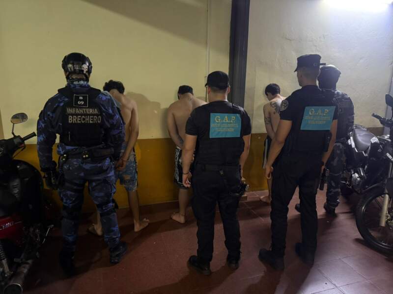 Capturaron a los “chicos bien”: dos hermanos del centro de Posadas acusados de un violento robo a punta de cuchillo imagen-12