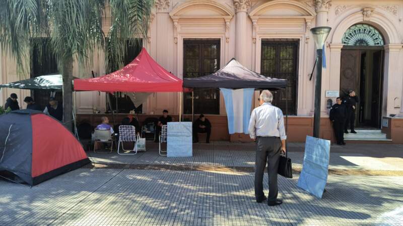 No pueden volver a la fuerza y ahora arriesgan otra imputación por mostrarse como policías imagen-8
