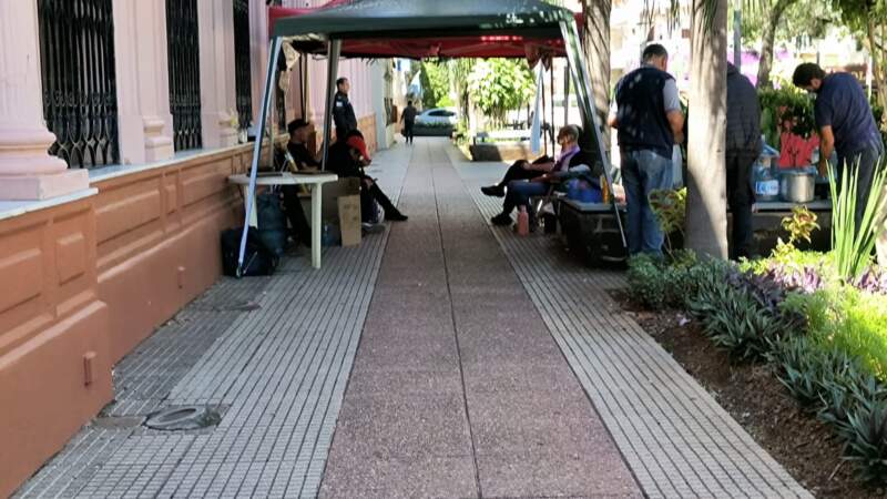 No pueden volver a la fuerza y ahora arriesgan otra imputación por mostrarse como policías imagen-14