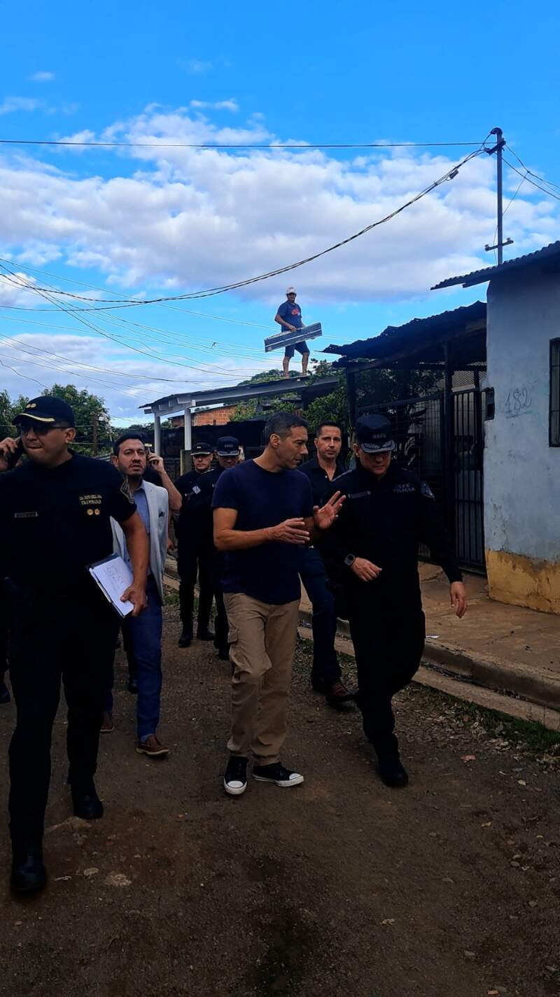 Megaoperación policial con más de 2.500 efectivos en barrios de toda la provincia imagen-9