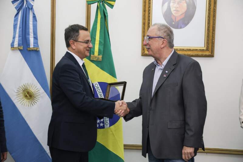 "No hay forma de que se pueda avanzar como sociedad o como región si no se trabaja en conjunto", dijo Passalacqua en el lanzamiento de la FENOSOJA 2026 11 "No hay forma de que se pueda avanzar como sociedad o como región si no se trabaja en conjunto", dijo Passalacqua en el lanzamiento de la FENOSOJA 2026 imagen-10