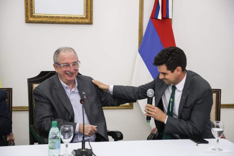 "No hay forma de que se pueda avanzar como sociedad o como región si no se trabaja en conjunto", dijo Passalacqua en el lanzamiento de la FENOSOJA 2026 13 "No hay forma de que se pueda avanzar como sociedad o como región si no se trabaja en conjunto", dijo Passalacqua en el lanzamiento de la FENOSOJA 2026 imagen-12