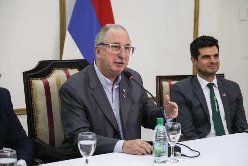 "No hay forma de que se pueda avanzar como sociedad o como región si no se trabaja en conjunto", dijo Passalacqua en el lanzamiento de la FENOSOJA 2026 15 "No hay forma de que se pueda avanzar como sociedad o como región si no se trabaja en conjunto", dijo Passalacqua en el lanzamiento de la FENOSOJA 2026 imagen-14