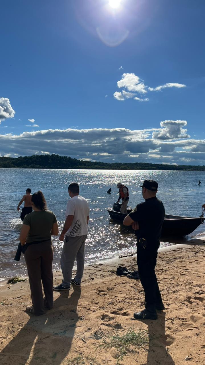 Detuvieron a un ex gendarme por el asalto en Roca y hallaron el auto utilizado sumergido en el río Paraná imagen-8