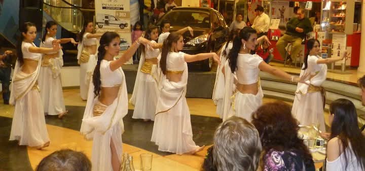 A 30 años de la danza: Romina Maluf abrió el corazón en una charla íntima con sus primeras alumnas en Luces Magazine 11 A 30 años de la danza: Romina Maluf abrió el corazón en una charla íntima con sus primeras alumnas en Luces Magazine imagen-10