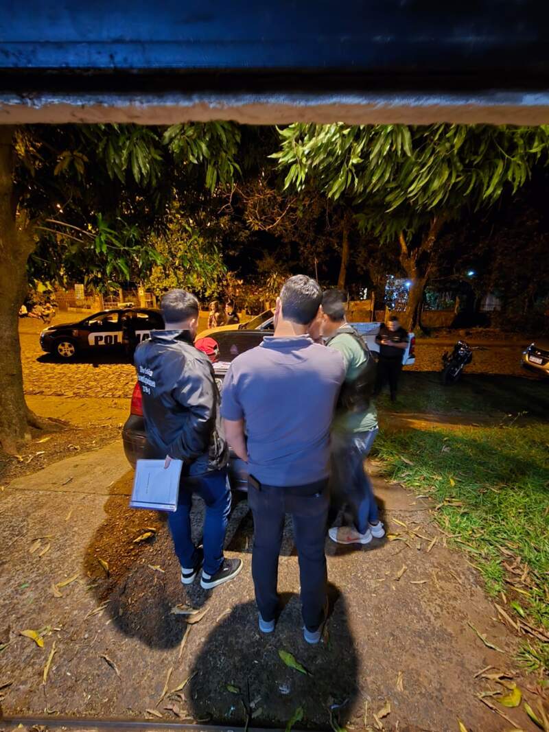 Robaron una moto en una estación de servicio y cayeron en el anillo digital del 911: dos delincuentes detenidos en Posadas imagen-2