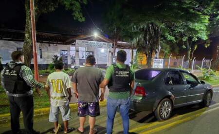 Robaron una moto en una estación de servicio y cayeron en el anillo digital del 911: dos delincuentes detenidos en Posadas imagen-9