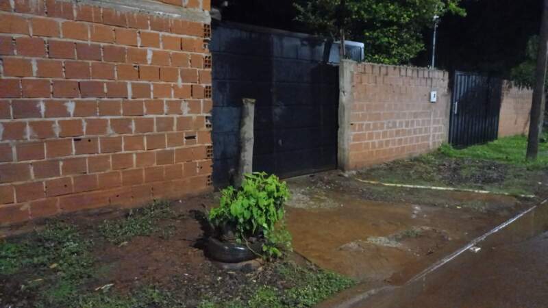 Posadas: la Policía investiga un ataque armado contra una vivienda en el barrio Aeroclub imagen-12