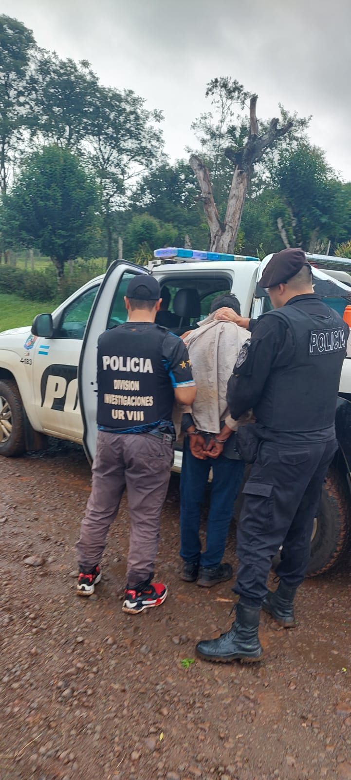 Rápida intervención policial permitió detener a un hombre acusado de tentativa de femicidio en El Soberbio imagen-12