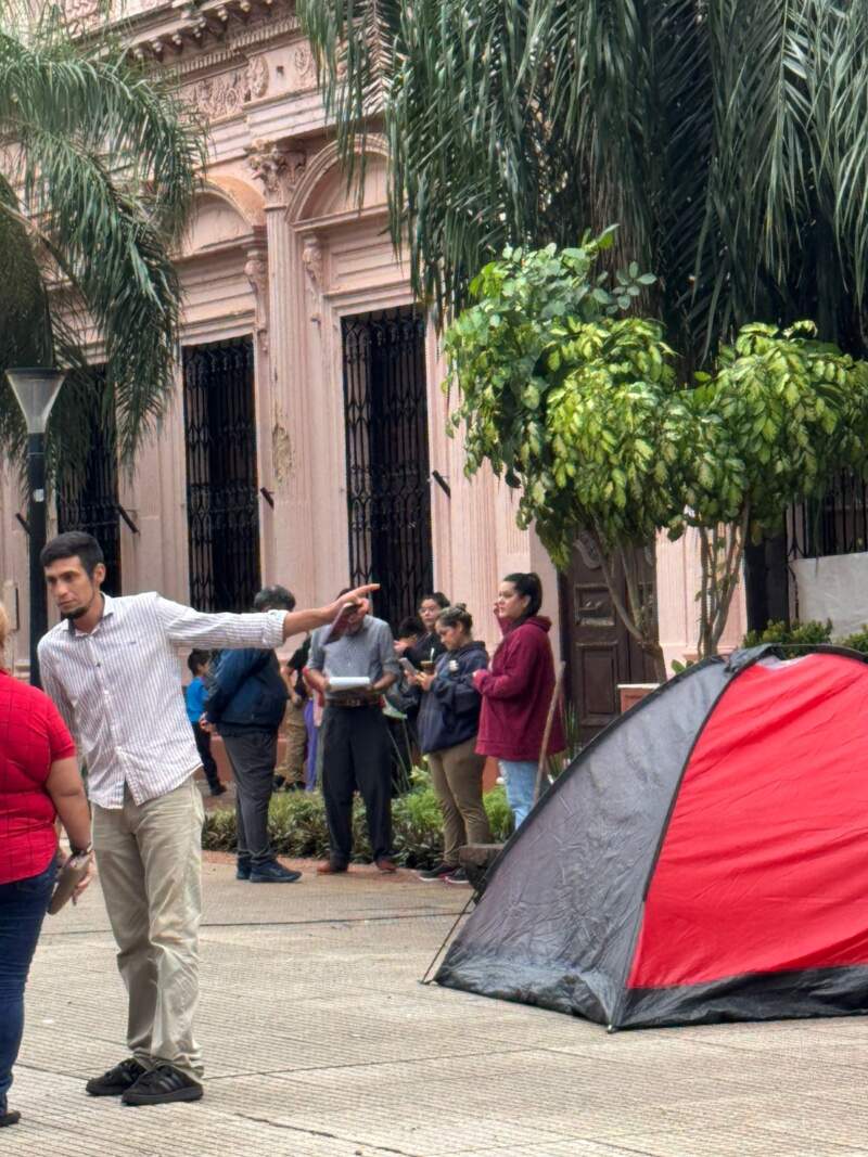 Gendarmería notificó a dos ex policías en Posadas por usar atributos policiales tras ser dados de baja 3 Gendarmería notificó a dos ex policías en Posadas por usar atributos policiales tras ser dados de baja imagen-2