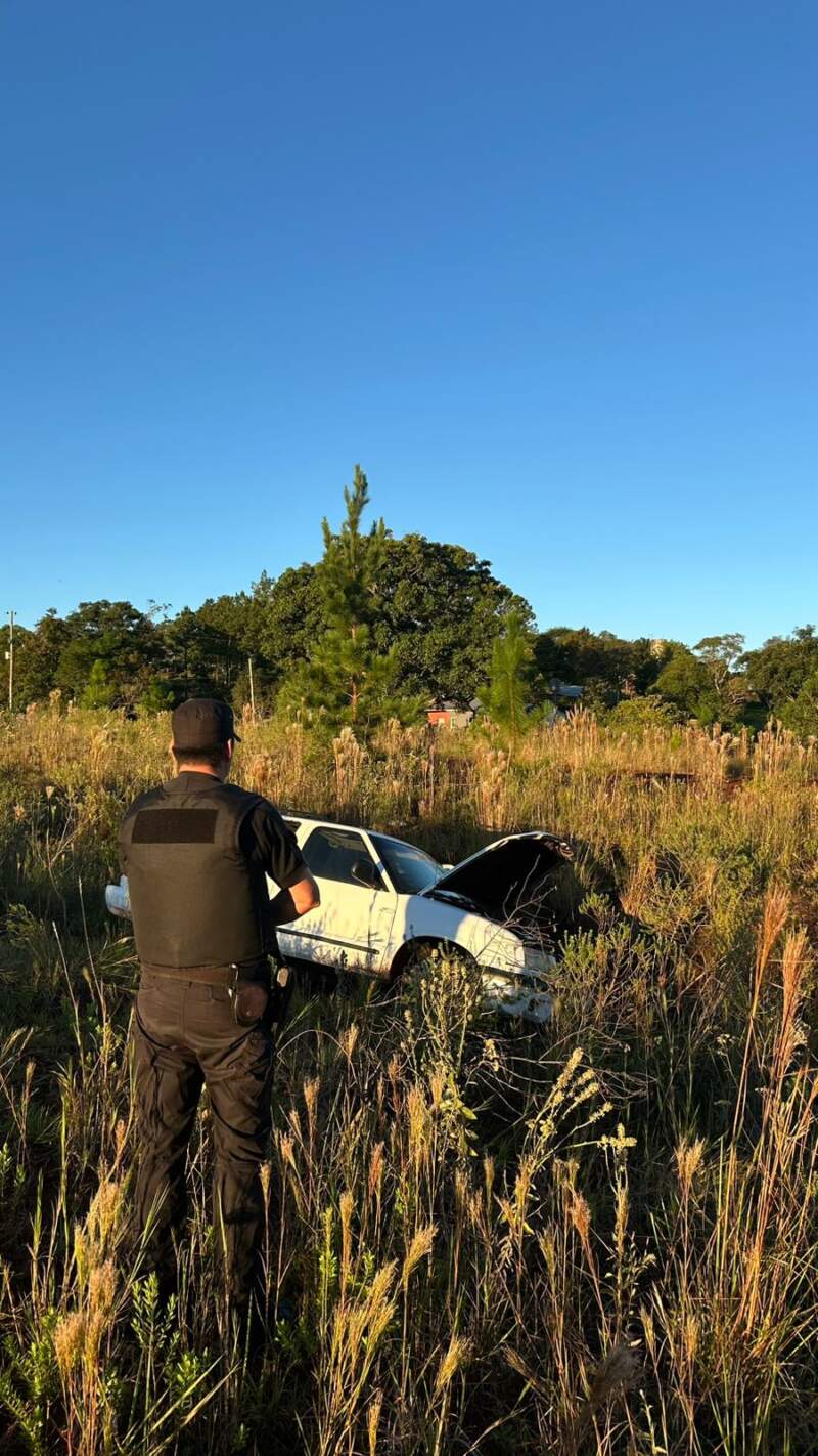 Despiste sobre la Ruta 14 en Tobuna: una camioneta terminó en un barranco 5 Despiste sobre la Ruta 14 en Tobuna: una camioneta terminó en un barranco imagen-4