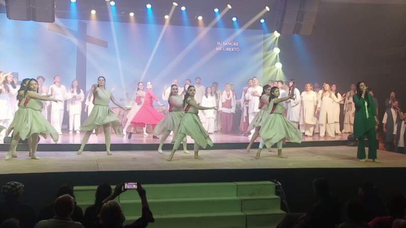 “Jesús, el Plan Perfecto”: una puesta monumental de fe, arte y esperanza en El Faro 63 “Jesús, el Plan Perfecto”: una puesta monumental de fe, arte y esperanza en El Faro imagen-62