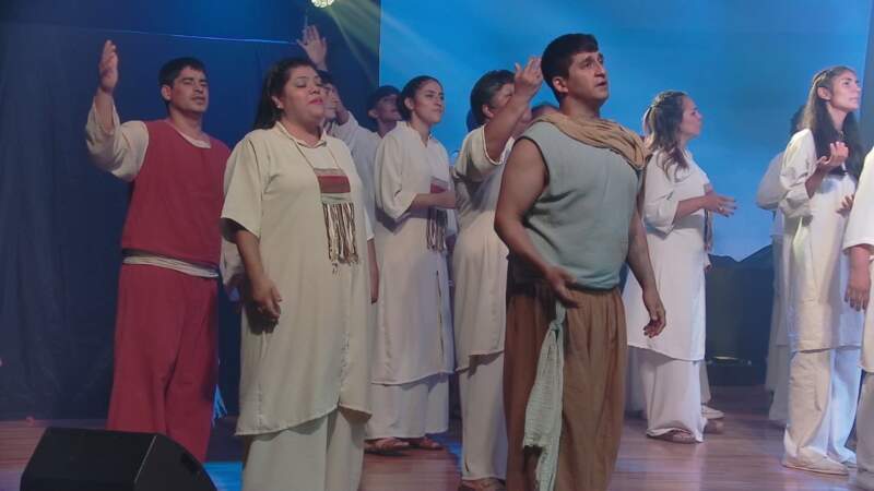 “Jesús, el Plan Perfecto”: una puesta monumental de fe, arte y esperanza en El Faro 65 “Jesús, el Plan Perfecto”: una puesta monumental de fe, arte y esperanza en El Faro imagen-64