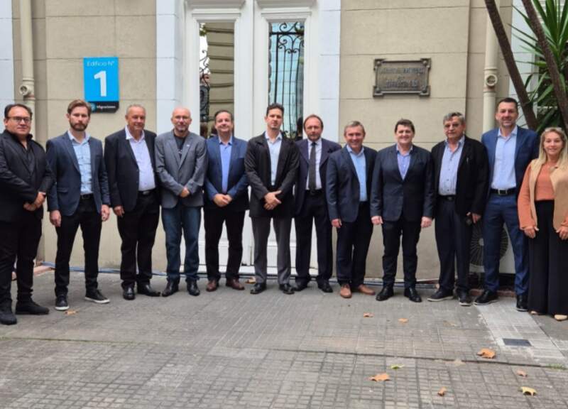 Misiones y Brasil promueven agenda binacional para ampliar horarios y agilizar el tránsito en pasos fronterizos 3 Misiones y Brasil promueven agenda binacional para ampliar horarios y agilizar el tránsito en pasos fronterizos imagen-2