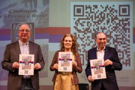 “Léanla, construyan sociedad y sean libres conociendo sus derechos”, señaló Passalacqua a estudiantes en la presentación de la Constitución de lectura fácil “Léanla, construyan sociedad y sean libres conociendo sus derechos”, señaló Passalacqua a estudiantes en la presentación de la Constitución de lectura fácil imagen-28
