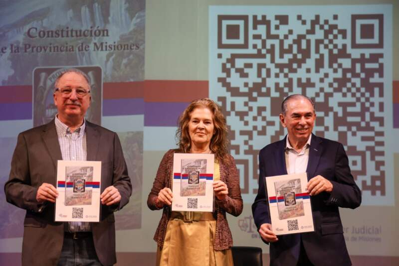 “Léanla, construyan sociedad y sean libres conociendo sus derechos”, señaló Passalacqua a estudiantes en la presentación de la Constitución de lectura fácil imagen-14