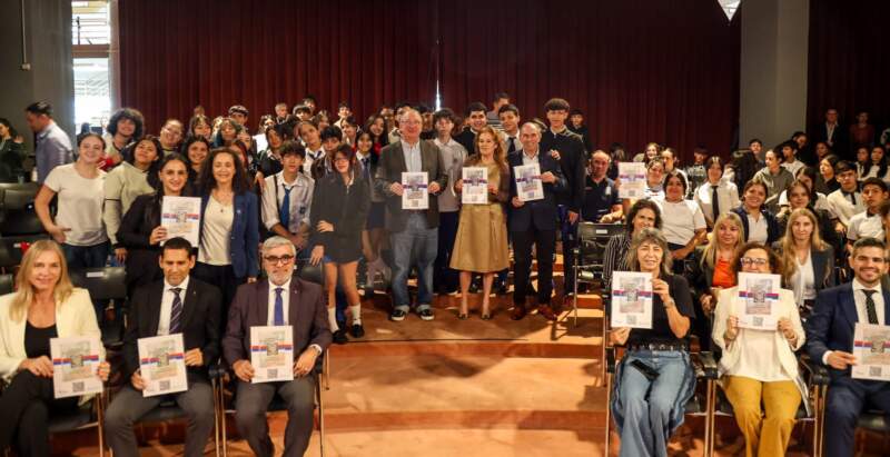 “Léanla, construyan sociedad y sean libres conociendo sus derechos”, señaló Passalacqua a estudiantes en la presentación de la Constitución de lectura fácil imagen-20