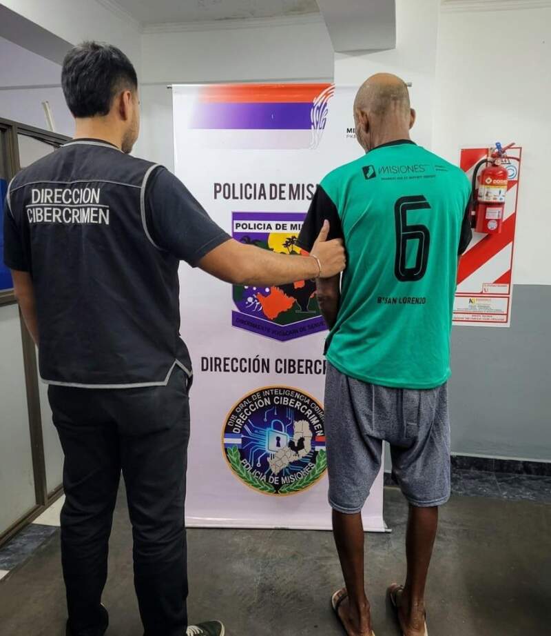 El “Rapais” cayó por el robo de iPhones en una empresa de Posadas: la Policía recuperó equipos y lo detuvo 3 El “Rapais” cayó por el robo de iPhones en una empresa de Posadas: la Policía recuperó equipos y lo detuvo imagen-2