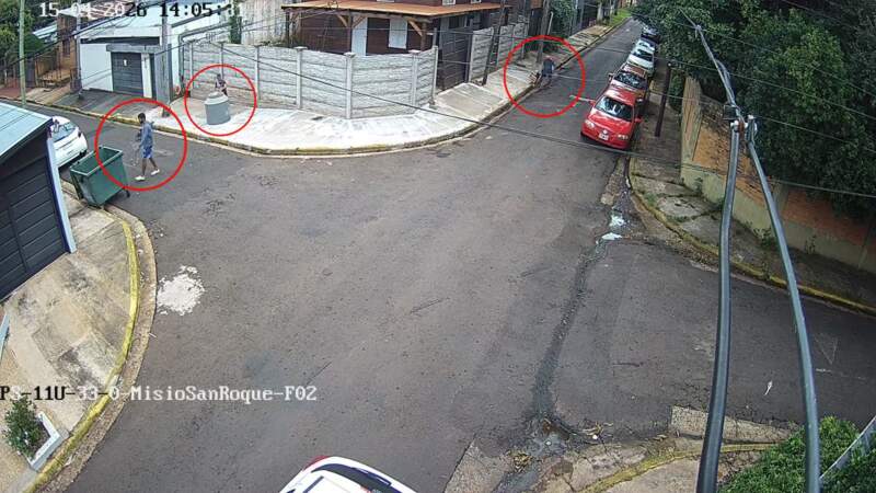 Robo en proceso frustrado por videovigiladores en Posadas: tres ladrones detenidos y objetos recuperados 2 Robo en proceso frustrado por videovigiladores en Posadas: tres ladrones detenidos y objetos recuperados imagen-1