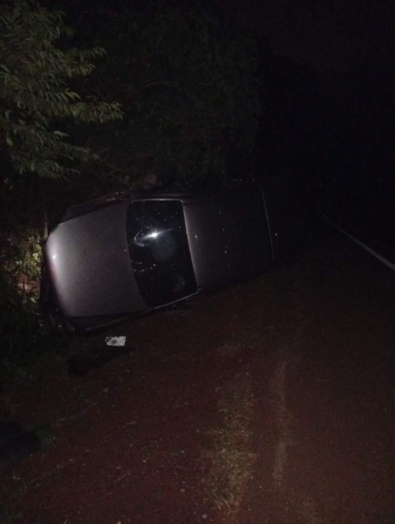 Despistó con su camioneta sobre la Ruta 12 en Puerto Piray imagen-13