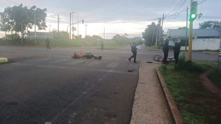 Siniestro vial en Posadas: dos motociclistas resultaron lesionados Siniestro vial en Posadas: dos motociclistas resultaron lesionados imagen-25