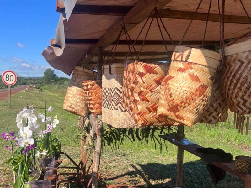 Puerto Libertad: Puestos de venta de artesanías mbya cuentan con energía solar imagen-2