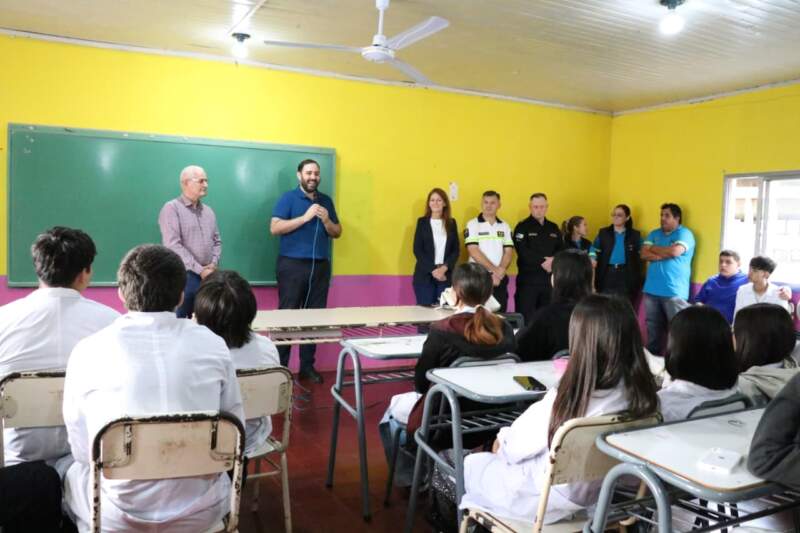 Alem invierte en su futuro: el municipio lleva la seguridad vial directamente a las aulas imagen-6