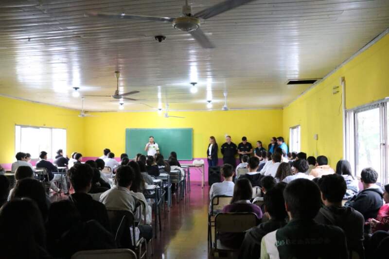 Alem invierte en su futuro: el municipio lleva la seguridad vial directamente a las aulas imagen-4