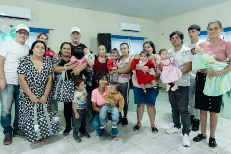En Caa Yarí, Passalacqua presentó «Mamá Misionera», una política integral para la primera infancia En Caa Yarí, Passalacqua presentó "Mamá Misionera", una política integral para la primera infancia imagen-33