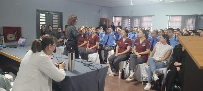Cadetes del Servicio Penitenciario recibieron capacitación clave en prevención de salud mental imagen-8