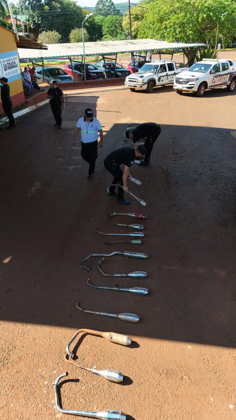 Menos ruidos molestos en los barrios: destruyeron 32 escapes ilegales en Puerto Esperanza imagen-4